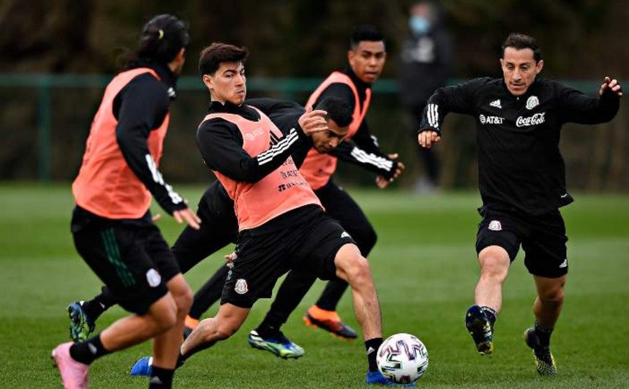 Erick Gutiérrez en entrenamiento del Tri