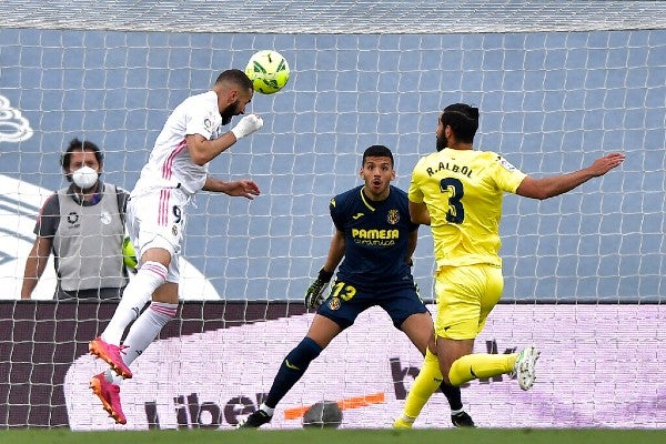 Karim Benzema en acción con el Real Madrid