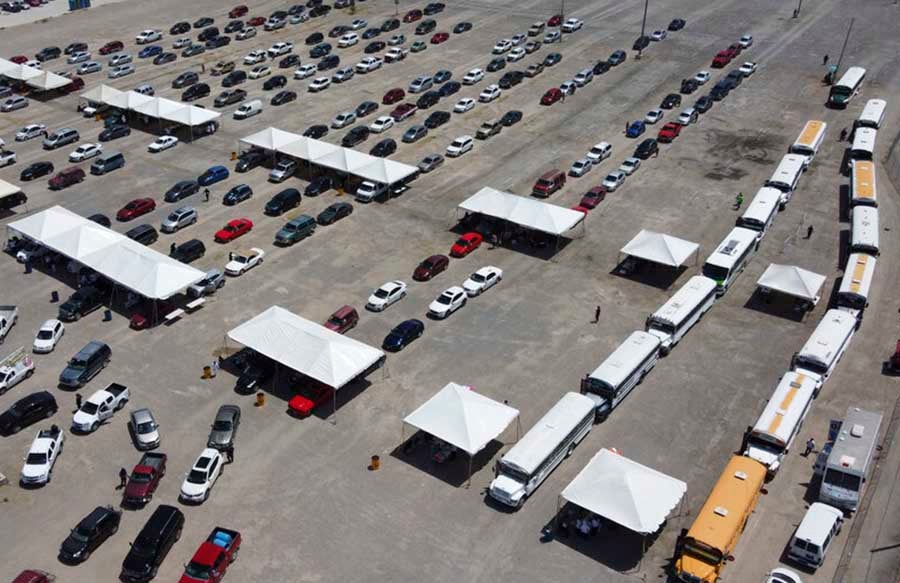 Estacionamiento del Estadio Olímpico Benito Juárez para vacunación en auto