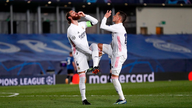 El extremo español festejando un gol con Ramos