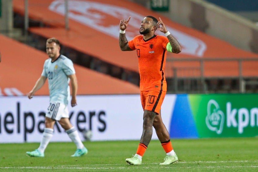 Memphis Depay celebrando un gol a favor de Holanda