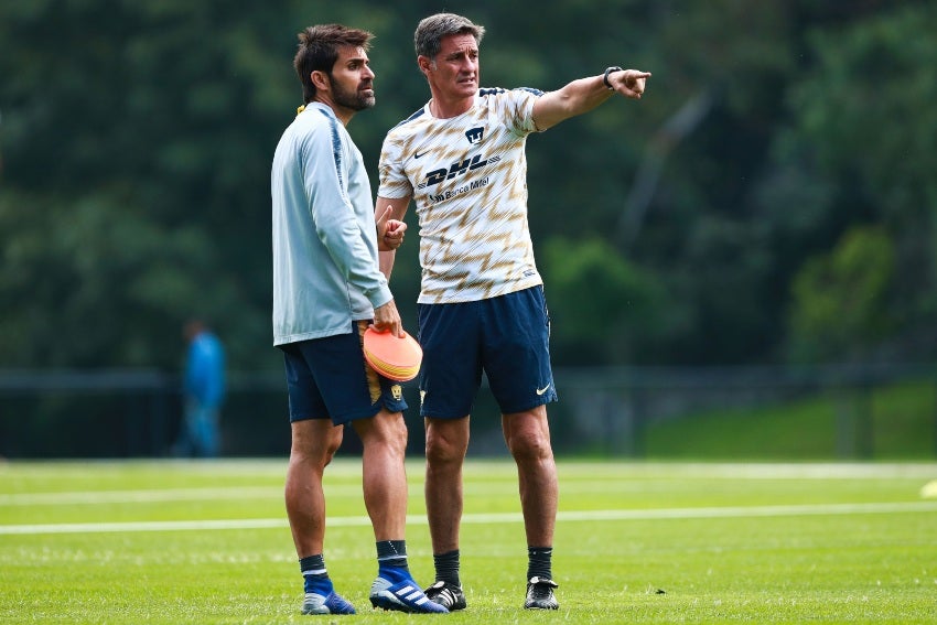 Míchel durante un entrenamiento de los Pumas