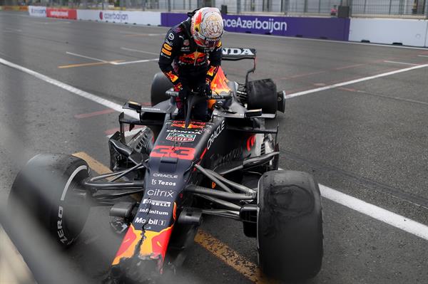 Max Verstappen en lamento tras su accidente