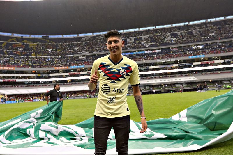 Edson Álvarez en el Estadio Azteca
