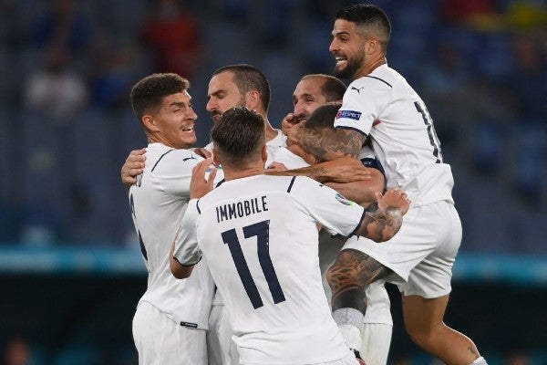 Selección de Italia celebra