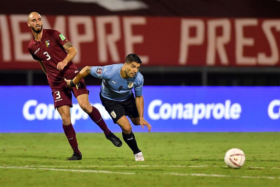 Luis Suárez durante un partido con Uruguay