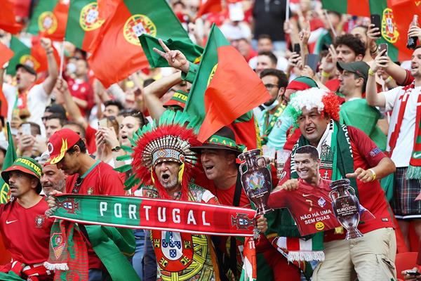 Afición de Portugal en San Petersburgo