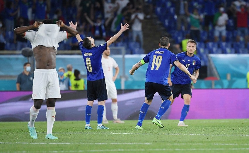 Futbolistas italianos celebrando un gol ante Suiza