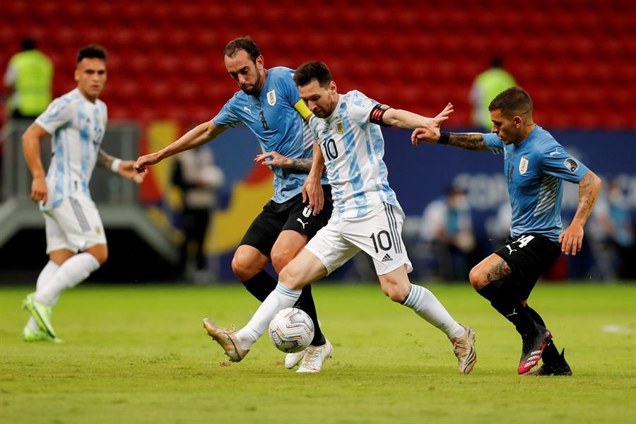 El argentino en acción con su selección