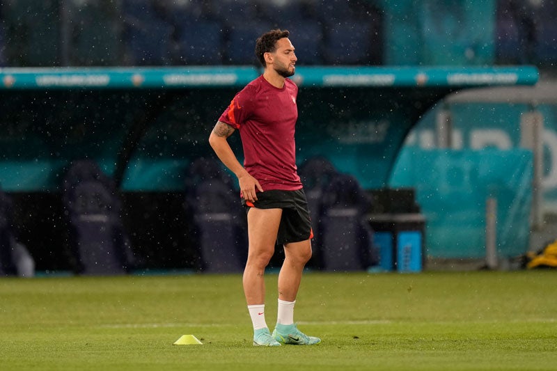 El turco en una práctica con su selección