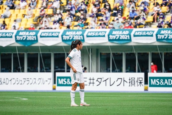 Kenti Robles con la selección mexicana