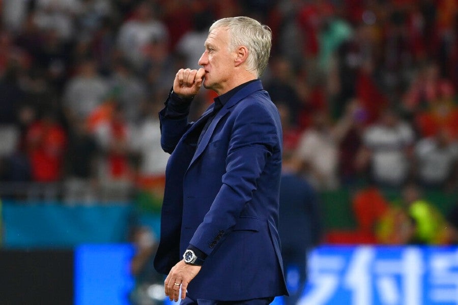 Didier Deschamps durante un partido con Francia