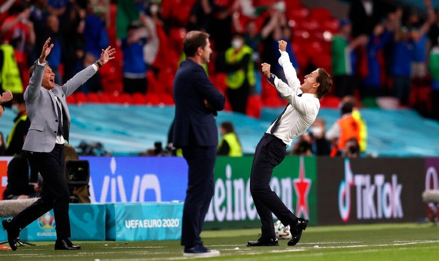 Roberto Mancini en victoria vs Austria