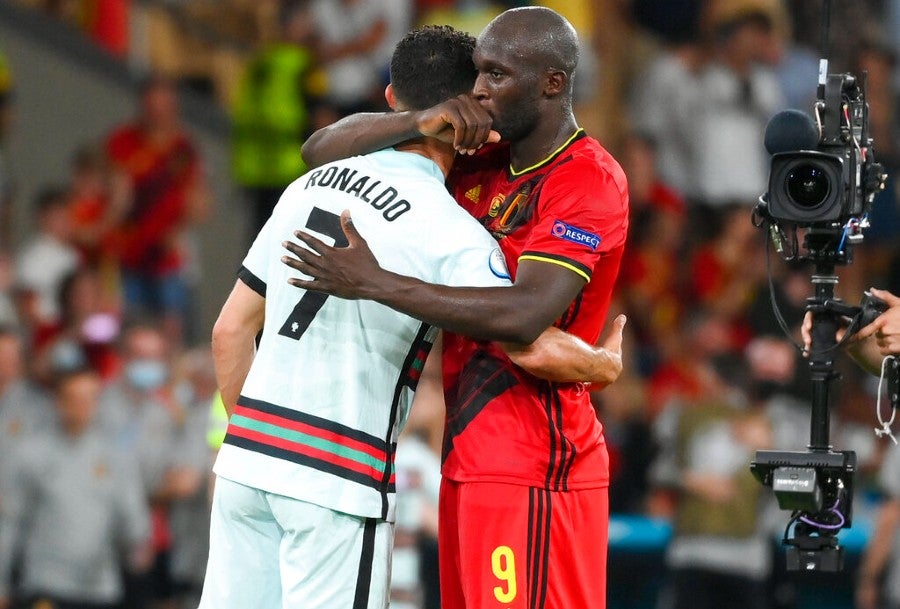 AP Romelu Lukaku consuela a Ronaldo