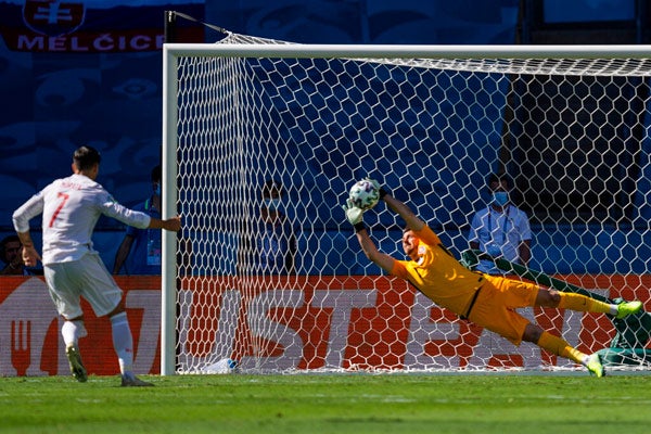 El delantero español falla un penalti con España