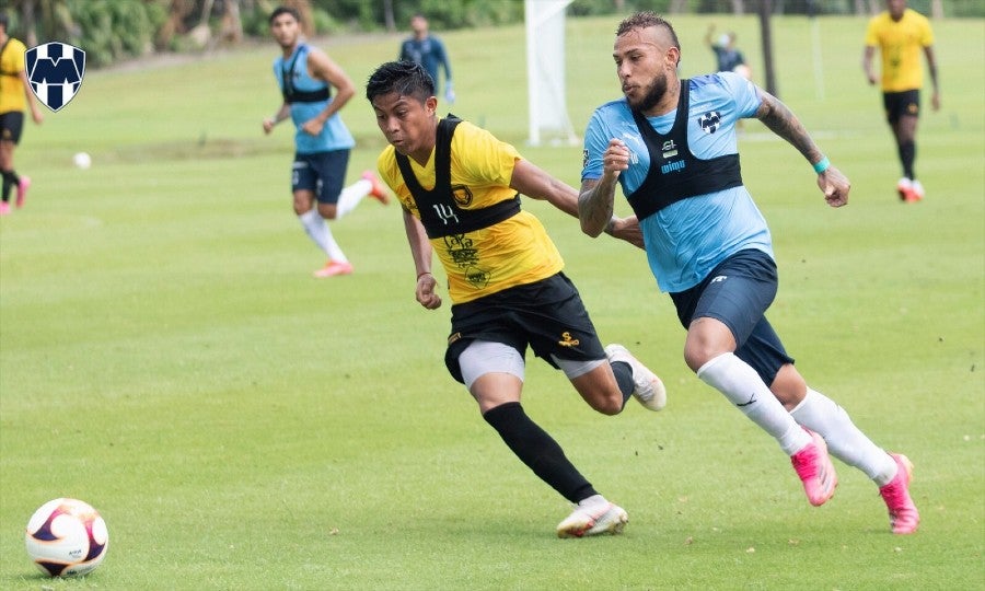 Duván Vergara en su debut con Rayados