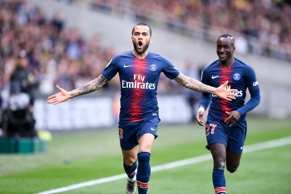 Dani Alves en su paso por el PSG