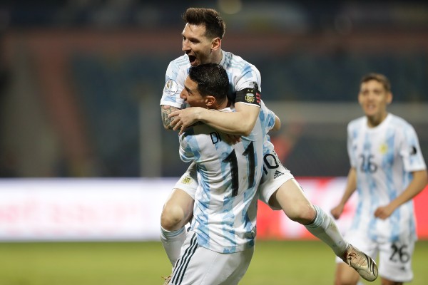 Leonel Messi celebra su gol durante la Copa América
