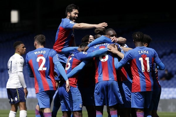 Jugadores del Crystal Palace celebran durante la Premier League