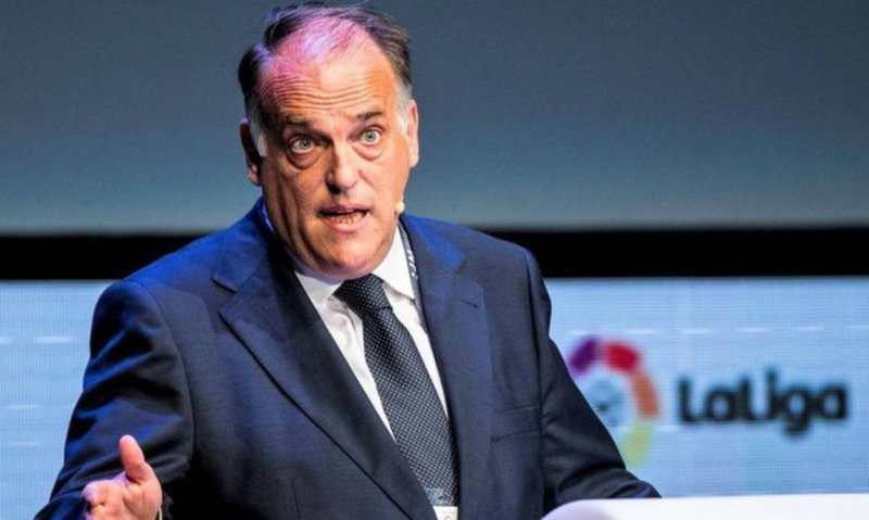 Tebas en una ponencia