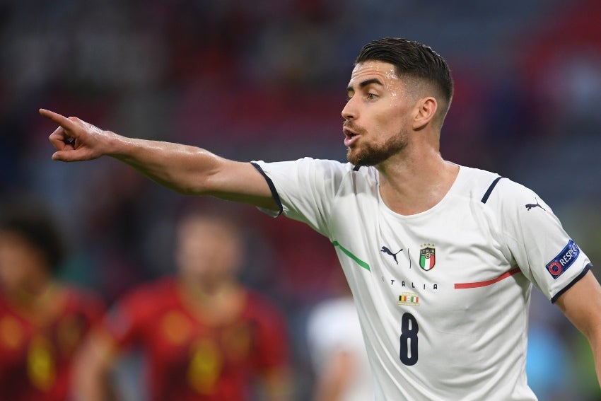 Jorginho en un partido de Italia