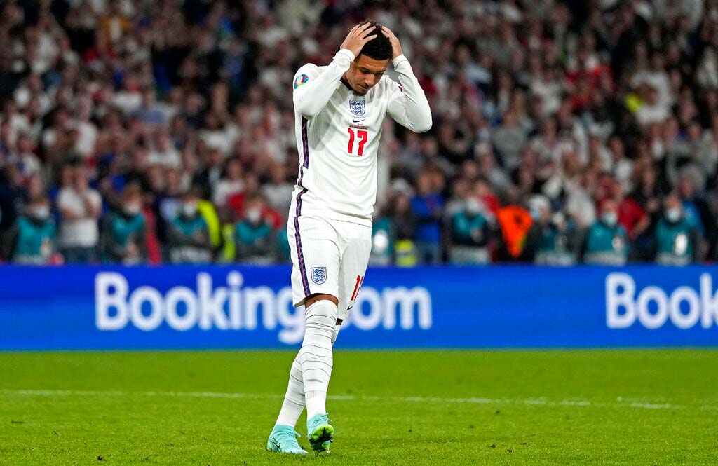 AP El nuevo jugador del Manchester United lamenta su falla