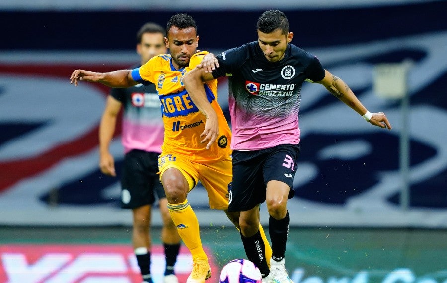 Pineda en partido ante Tigres