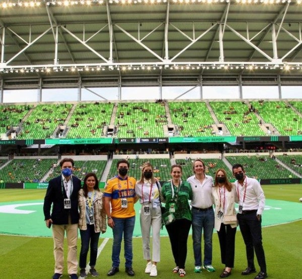 Samuel García en su visita al Q2 Stadium