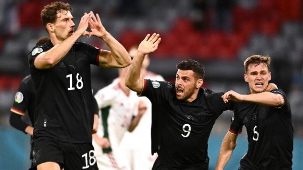 Leon Goretzka celebra anotación con Alemania en la Eurocopa