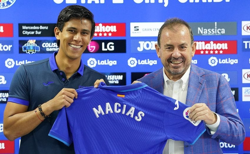 Macías en su presentación con el Getafe