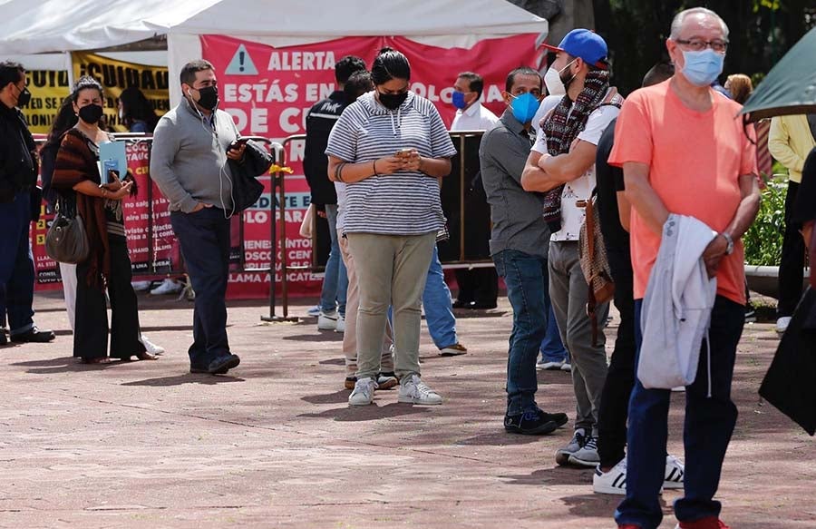 Fila para prueba de coronavirus en Ciudad de México