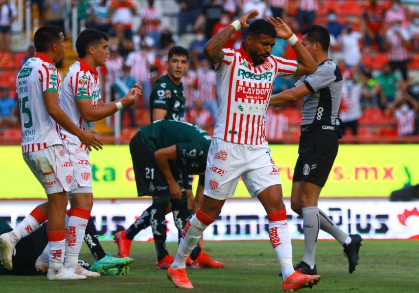 Acciones entre los Rayos y Santos