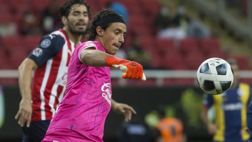 Toño Rodríguez en partido con Chivas