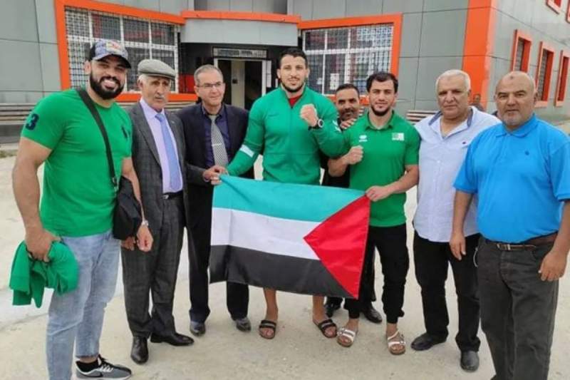 Fethi Nourine apoyando a Palestina