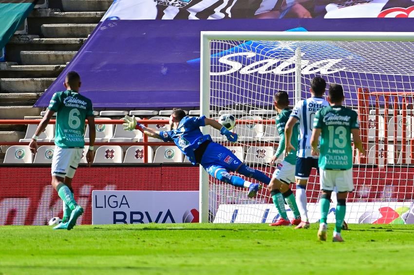 Segundo gol de Víctor Guzmán 