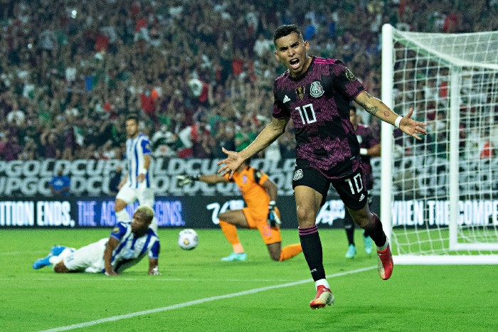 Orbelín Pineda celebrando un gol vs Honduras