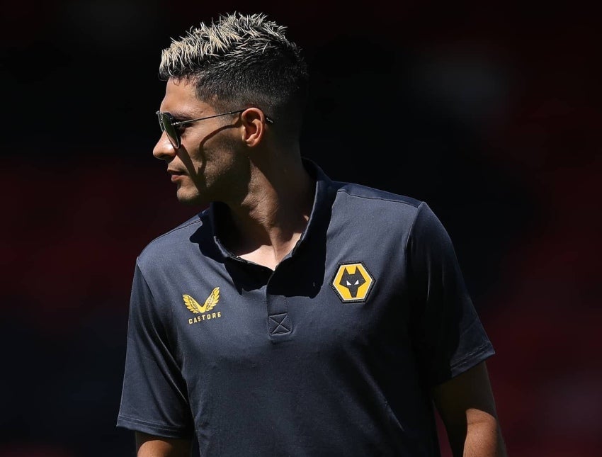 Raúl Jiménez previo a un partido del Wolverhampton