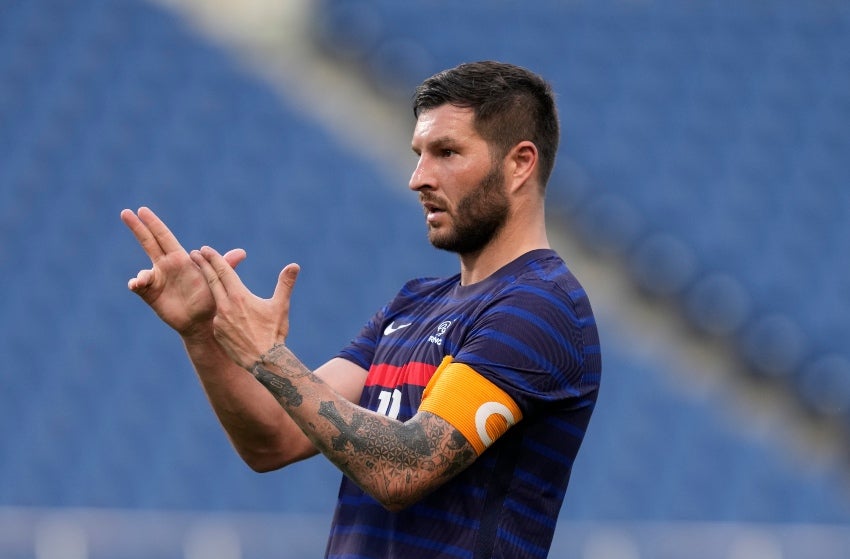 André-Pierre Gignac en el duelo entre Francia y Sudáfrica