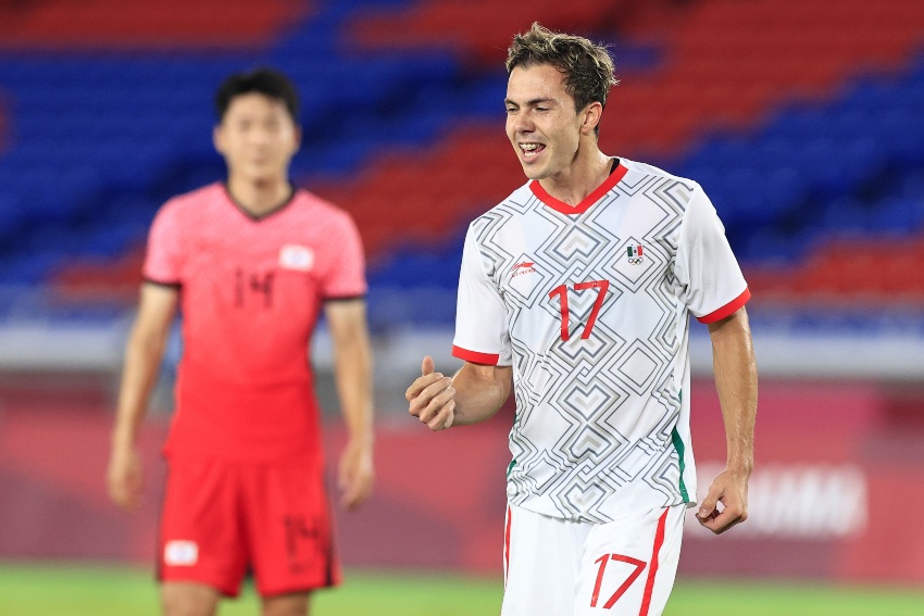 Sebastián Córdova tras anotar gol ante Corea del Sur