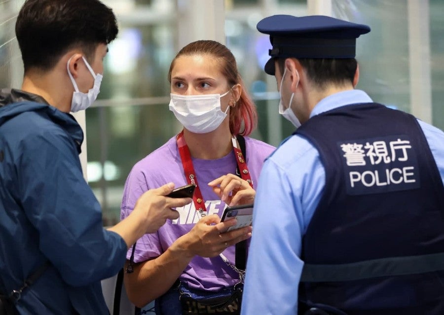 Tsimanouskaya en el aeropuerto de Tokio