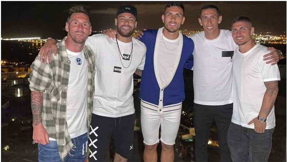 Lionel Messi de vacaciones, con jugadores del PSG