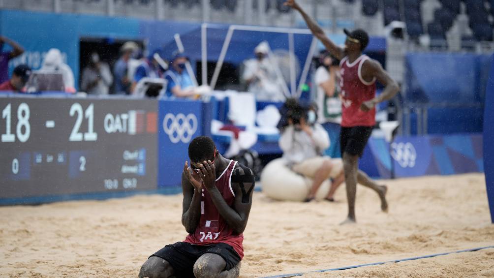 Los jugadores de Qatar al ganar la medalla de bronce