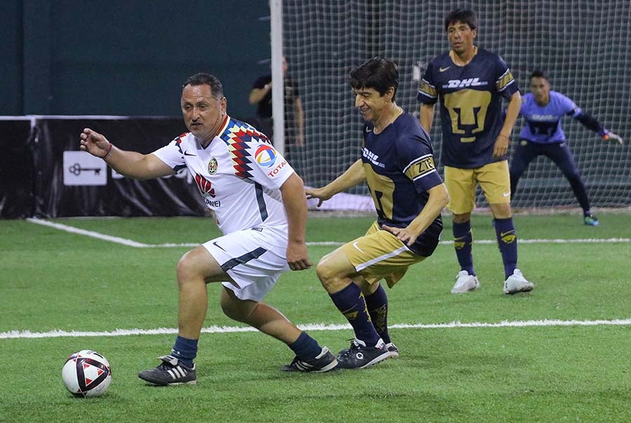 Miguel España ante Germán Villa en juego de leyendas