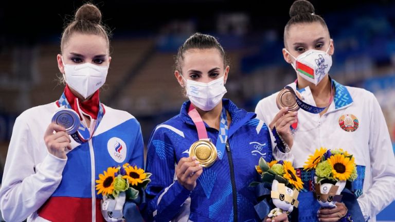 Podio de la competencia individual de gimnasia rítmica