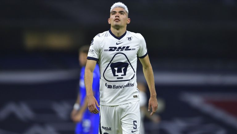 Johan Vásquez en partido de Pumas