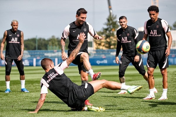 Messi en entrenamiento con el PSG