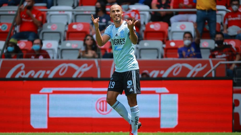 Pizarro festejando el único gol de Tigres contra Toluca
