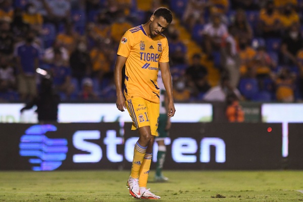 Diego Reyes en lamento con Tigres