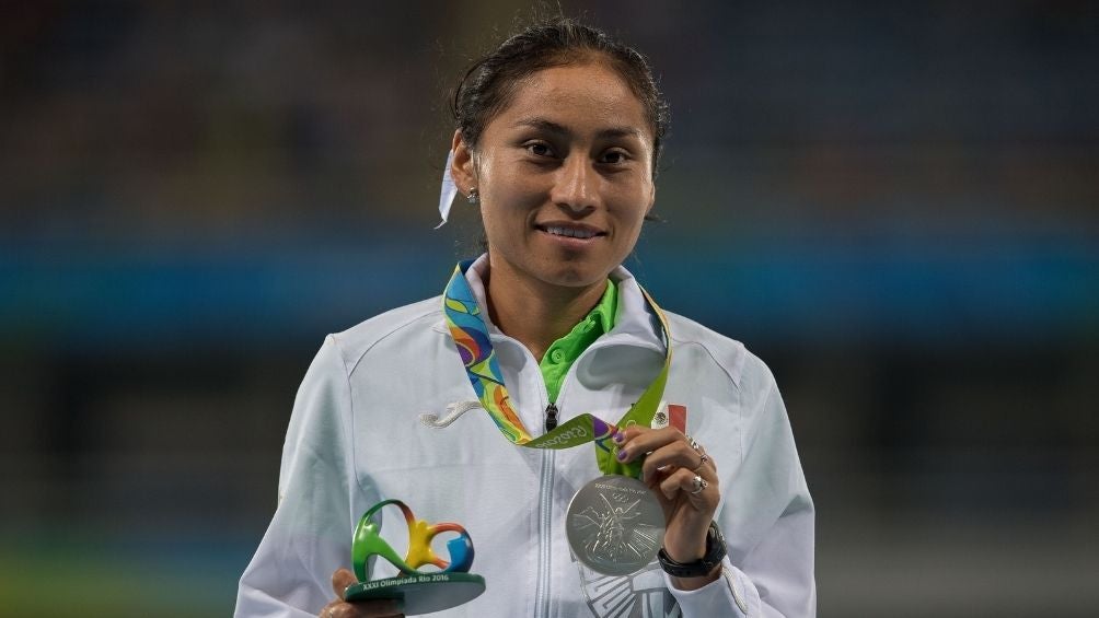 González con su medalla de plata