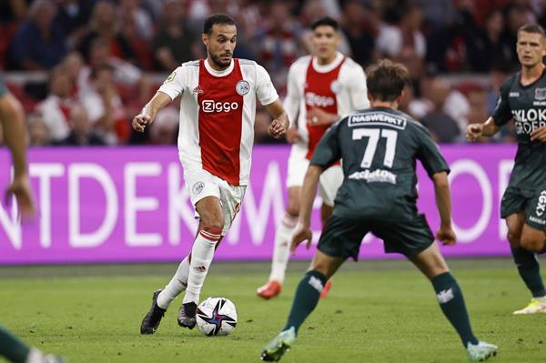 Ajax goleó al NEC